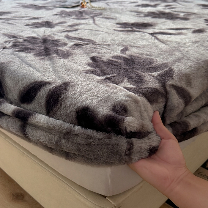 91家纺网 家纺一手货源 找家纺 绒世界 2025秋冬加厚兔绒床笠 兔绒床笠-花影灰