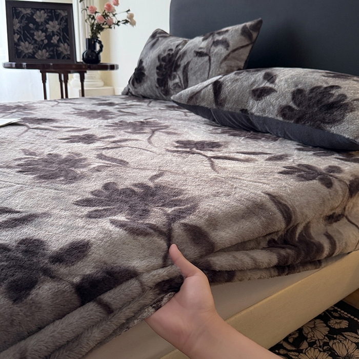 91家纺网 家纺一手货源 找家纺 绒世界 2025秋冬加厚兔绒床笠 兔绒床笠-花影灰