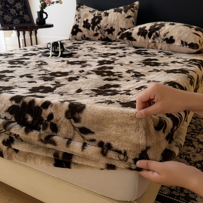 91家纺网 家纺一手货源 找家纺 绒世界 2025秋冬加厚兔绒床笠 兔绒床笠-简爱卡其