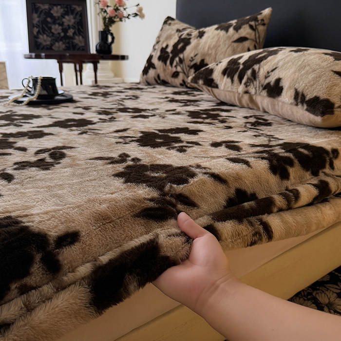 91家纺网 家纺一手货源 找家纺 绒世界 2025秋冬加厚兔绒床笠 兔绒床笠-简爱卡其