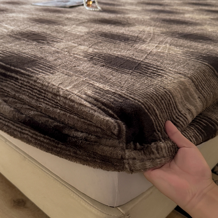 91家纺网 家纺一手货源 找家纺 绒世界 2025秋冬加厚兔绒床笠 兔绒床笠-轮回