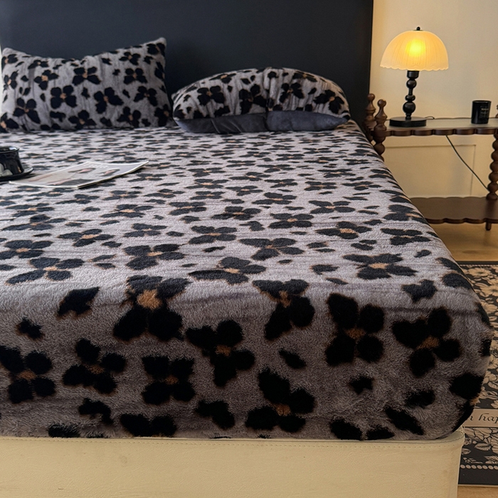 91家纺网 家纺一手货源 找家纺 绒世界 2025秋冬加厚兔绒床笠 兔绒床笠-羽蝶灰