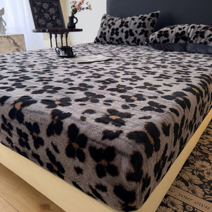 91家纺网 家纺一手货源 找家纺 绒世界 2025秋冬加厚兔绒床笠 兔绒床笠-羽蝶灰