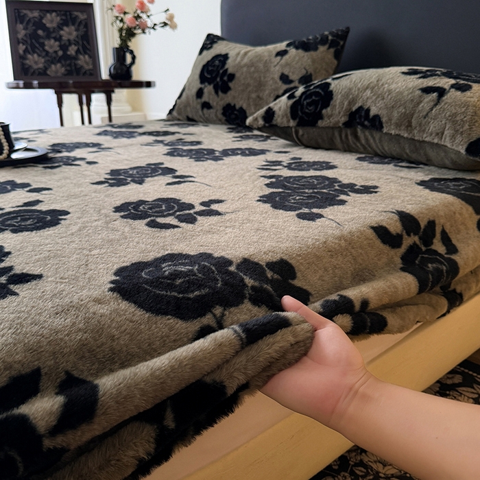 91家纺网 家纺一手货源 找家纺 绒世界 2025秋冬加厚兔绒床笠 兔绒床笠-绽放灰