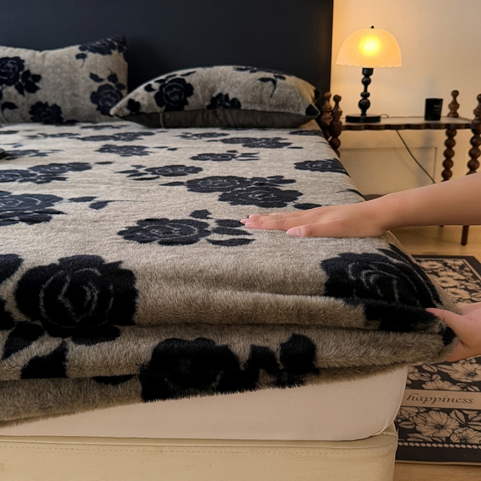 91家纺网 家纺一手货源 找家纺 绒世界 2025秋冬加厚兔绒床笠 兔绒床笠-绽放灰