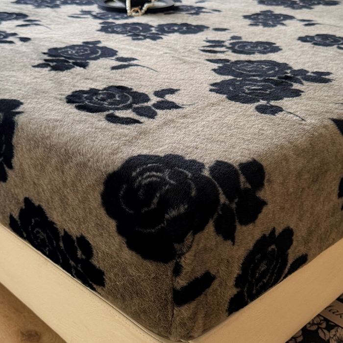 91家纺网 家纺一手货源 找家纺 绒世界 2025秋冬加厚兔绒床笠 兔绒床笠-绽放灰