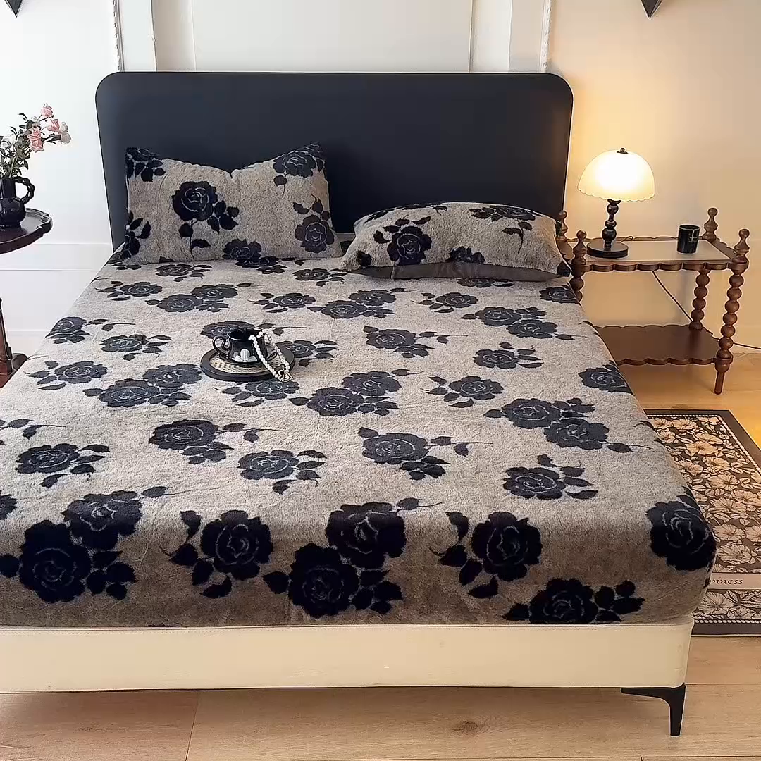 91家纺网 家纺一手货源 找家纺 绒世界 2025秋冬加厚兔绒床笠 兔绒床笠-绽放灰