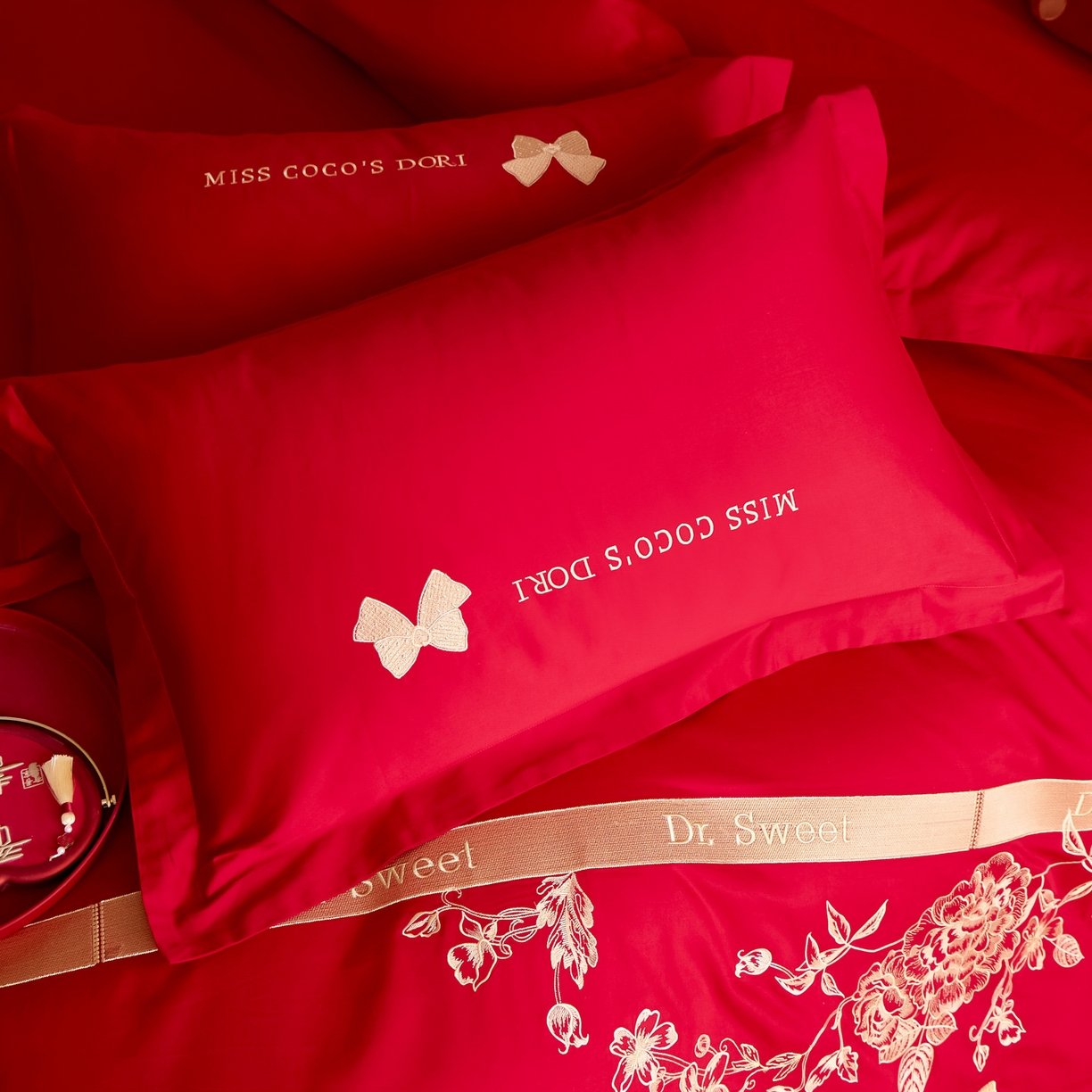 91家纺网 家纺一手货源 找家纺 东方合美（原：皇家传奇） 2025新款婚庆小红书化纤系列二 相爱-金