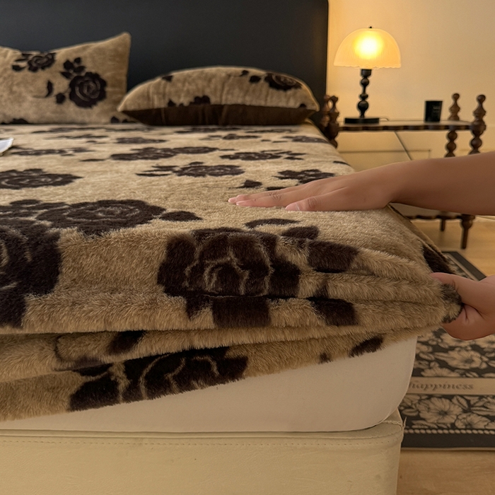 91家纺网 家纺一手货源 找家纺 绒世界 2025秋冬加厚兔绒床笠 兔绒床笠-绽放咖