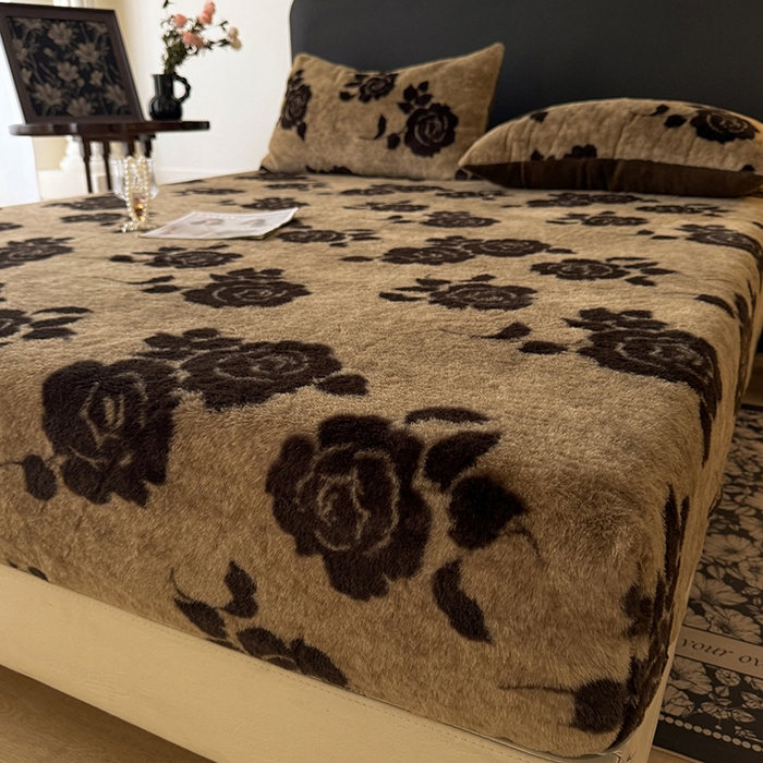 91家纺网 家纺一手货源 找家纺 绒世界 2025秋冬加厚兔绒床笠 兔绒床笠-绽放咖