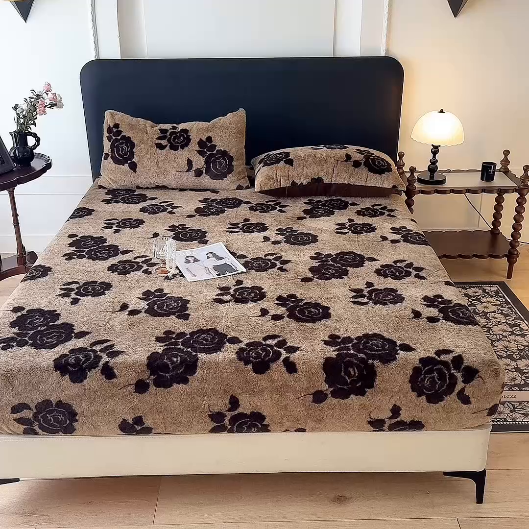 91家纺网 家纺一手货源 找家纺 绒世界 2025秋冬加厚兔绒床笠 兔绒床笠-绽放咖