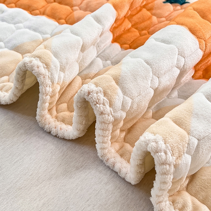 91家纺网 家纺一手货源 找家纺 徕米家居 2025新款牛奶绒加棉床盖品床盖单件单床盖 大版喷火龙