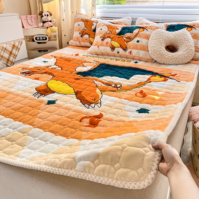 91家纺网 家纺一手货源 找家纺 徕米家居 2025新款牛奶绒加棉床盖品床盖单件单床盖 大版喷火龙