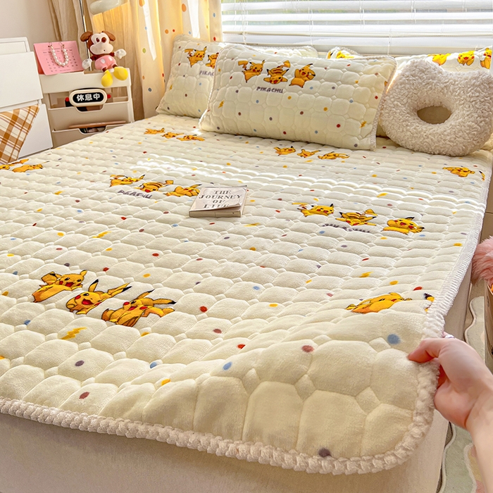 91家纺网 家纺一手货源 找家纺 徕米家居 2025新款牛奶绒加棉床盖品床盖单件单床盖 皮卡丘伙伴