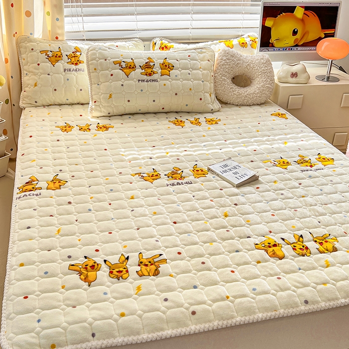 91家纺网 家纺一手货源 找家纺 徕米家居 2025新款牛奶绒加棉床盖品床盖单件单床盖 皮卡丘伙伴