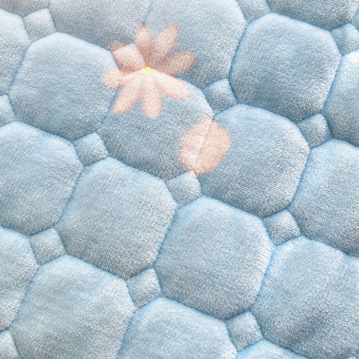 91家纺网 家纺一手货源 找家纺 徕米家居 2025新款牛奶绒加棉床盖品床盖单件单床盖 大版大耳狗