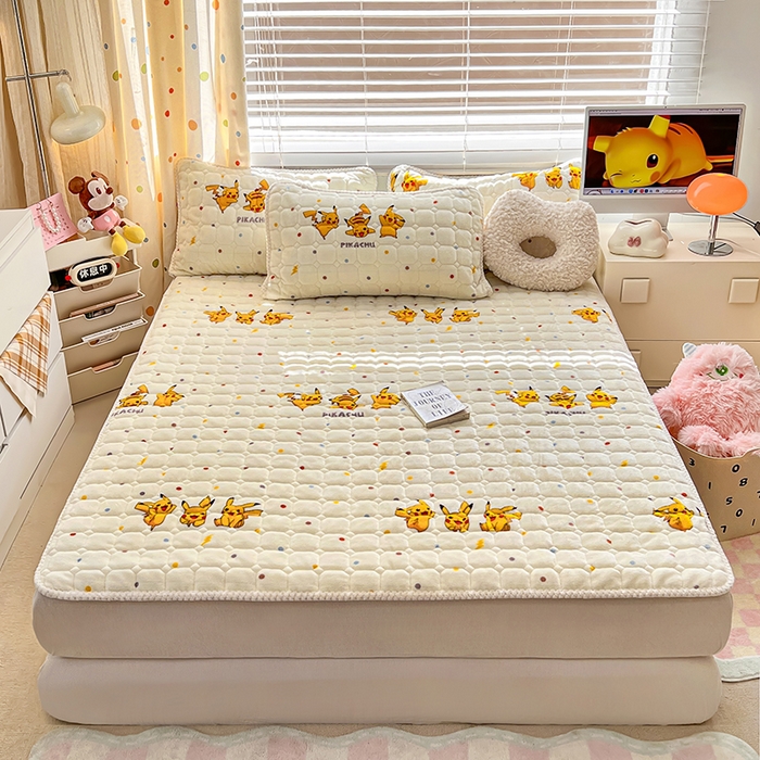 91家纺网 家纺一手货源 找家纺 徕米家居 2025新款牛奶绒加棉床盖品床盖单件单床盖 皮卡丘伙伴