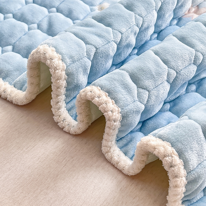 91家纺网 家纺一手货源 找家纺 徕米家居 2025新款牛奶绒加棉床盖品床盖单件单床盖 大版大耳狗