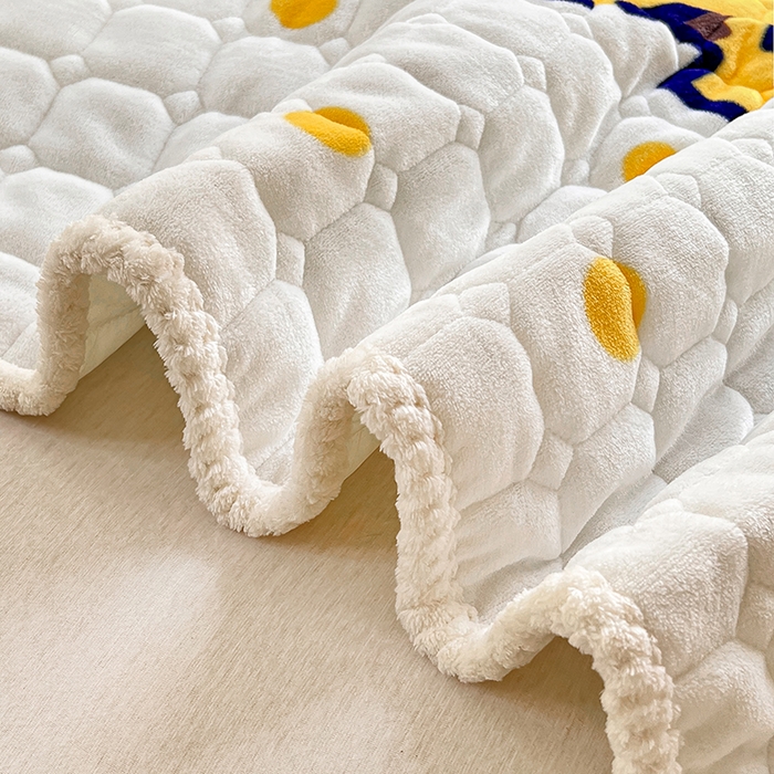 91家纺网 家纺一手货源 找家纺 徕米家居 2025新款牛奶绒加棉床盖品床盖单件单床盖 Q版皮卡丘