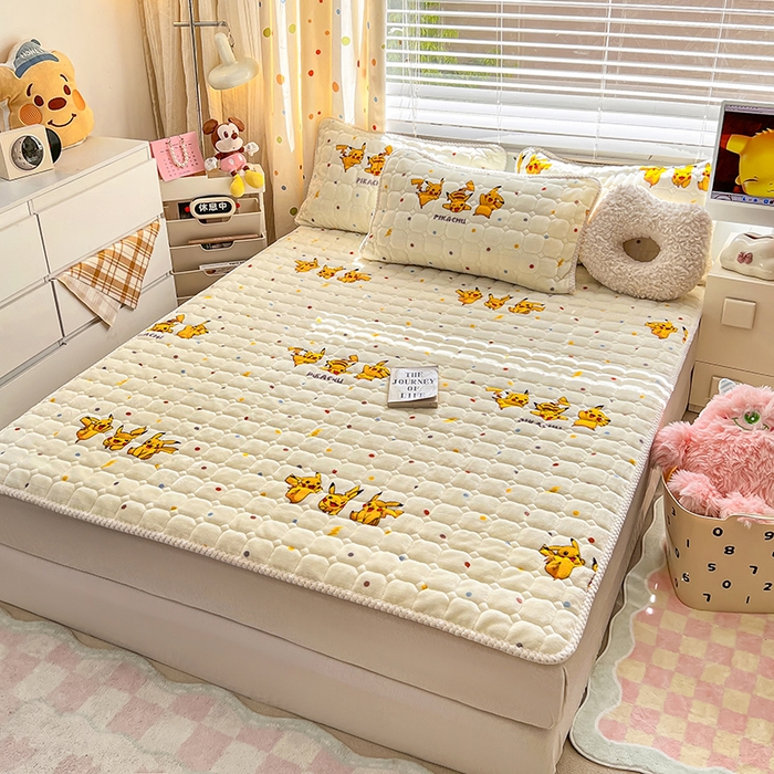 91家纺网 家纺一手货源 找家纺 徕米家居 2025新款牛奶绒加棉床盖品床盖单件单床盖 皮卡丘伙伴