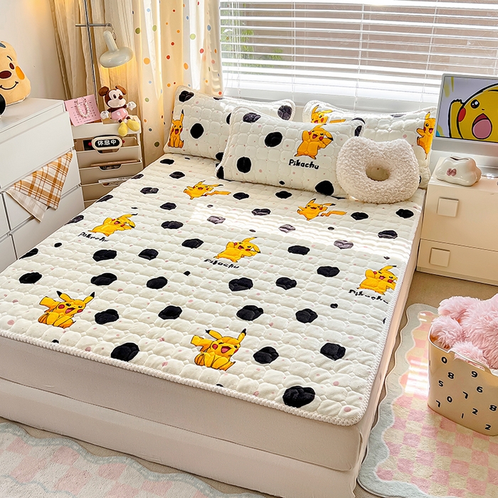 91家纺网 家纺一手货源 找家纺 徕米家居 2025新款牛奶绒加棉床盖品床盖单件单床盖 波点皮卡丘