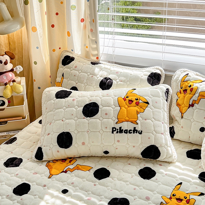 91家纺网 家纺一手货源 找家纺 徕米家居 2025新款牛奶绒加棉床盖品床盖单件单床盖 波点皮卡丘