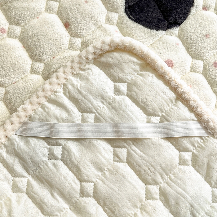 91家纺网 家纺一手货源 找家纺 徕米家居 2025新款牛奶绒加棉床盖品床盖单件单床盖 波点皮卡丘