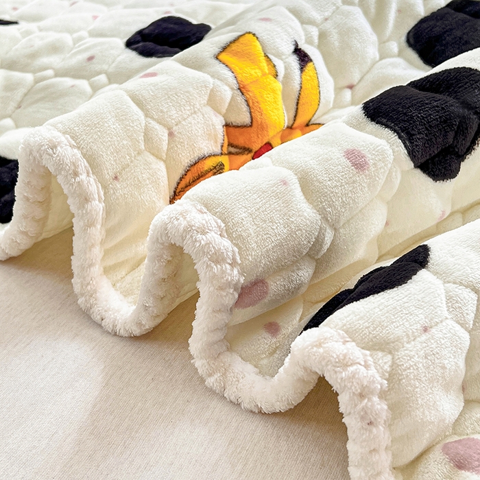 91家纺网 家纺一手货源 找家纺 徕米家居 2025新款牛奶绒加棉床盖品床盖单件单床盖 波点皮卡丘