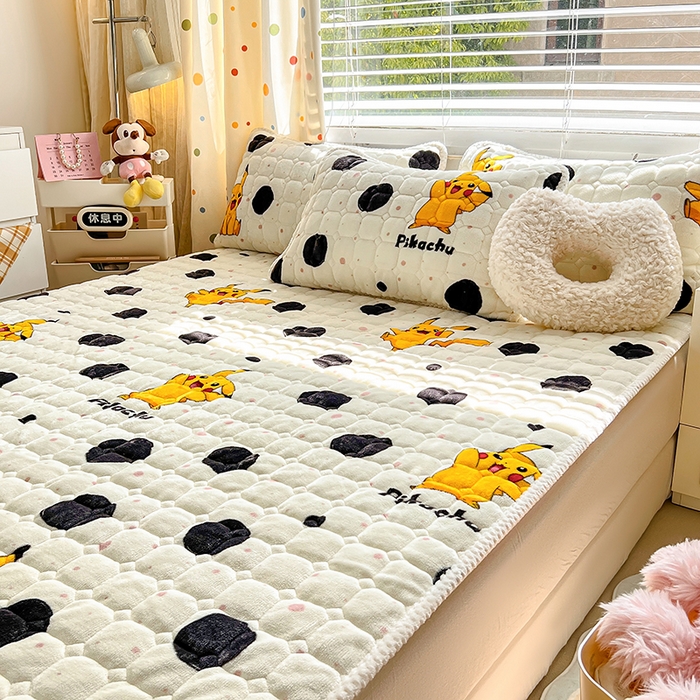 91家纺网 家纺一手货源 找家纺 徕米家居 2025新款牛奶绒加棉床盖品床盖单件单床盖 波点皮卡丘