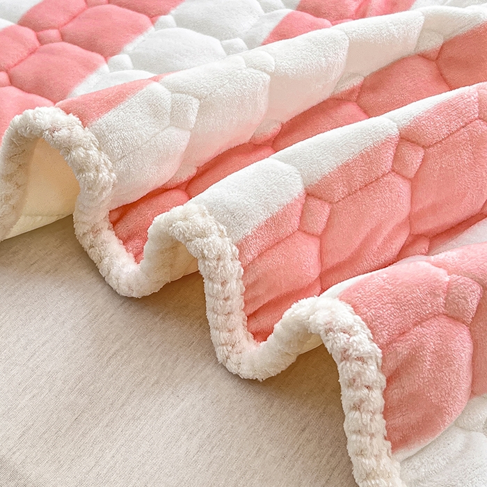 91家纺网 家纺一手货源 找家纺 （总）徕米家居 2025新款牛奶绒加棉床盖品床盖单件单床盖