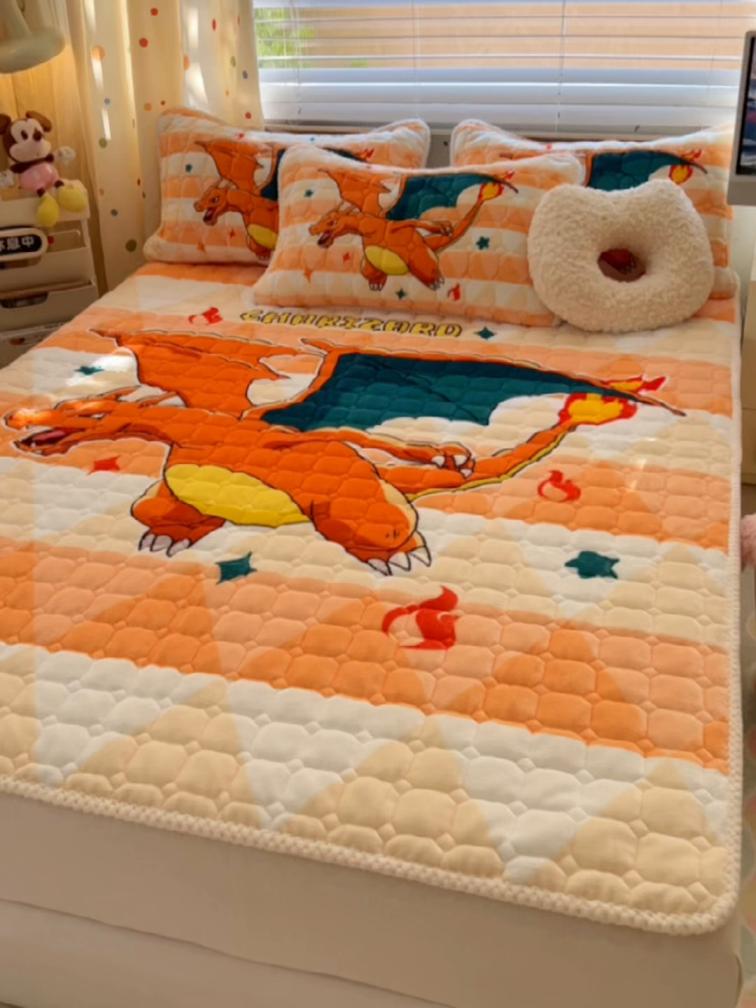 91家纺网 家纺一手货源 找家纺 徕米家居 2025新款牛奶绒加棉床盖品床盖单件单床盖 大版喷火龙