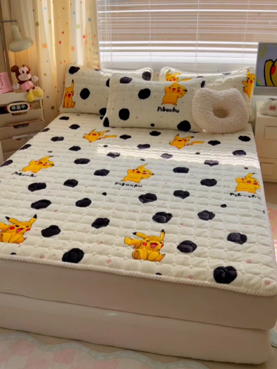 91家纺网 家纺一手货源 找家纺 徕米家居 2025新款牛奶绒加棉床盖品床盖单件单床盖 波点皮卡丘