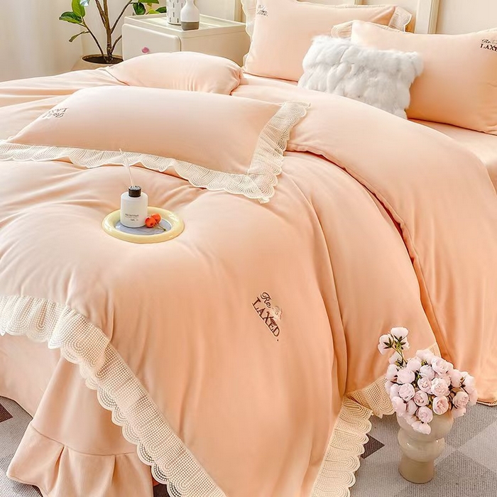 91家纺网 家纺一手货源 找家纺 2025新款公主风雷斯花边刺绣牛奶绒四件套 少女风-卡其玉