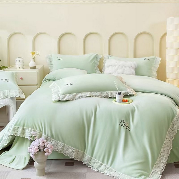 91家纺网 家纺一手货源 找家纺 2025新款公主风雷斯花边刺绣牛奶绒四件套 少女风-青柠绿