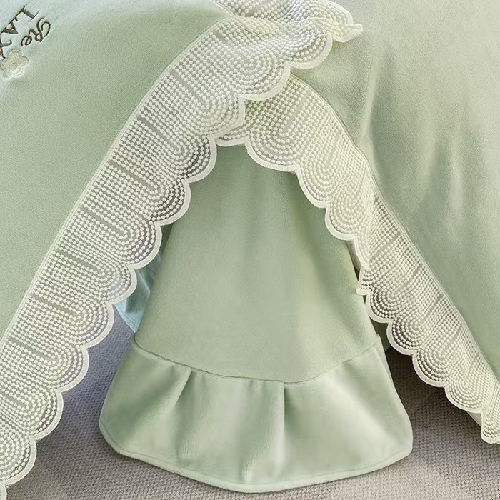 91家纺网 家纺一手货源 找家纺 2025新款公主风雷斯花边刺绣牛奶绒四件套 少女风-青柠绿