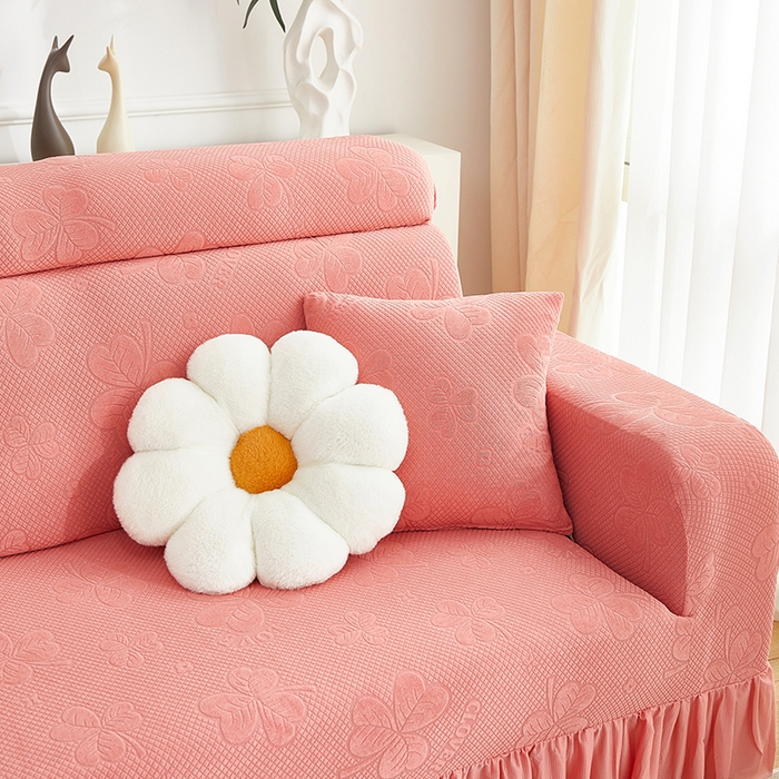 91家纺网 家纺一手货源 找家纺 千彤沙发垫  2025新款防滑防尘优雅百褶裙边全包款沙发笠沙发套罩--三叶草系列 豆沙