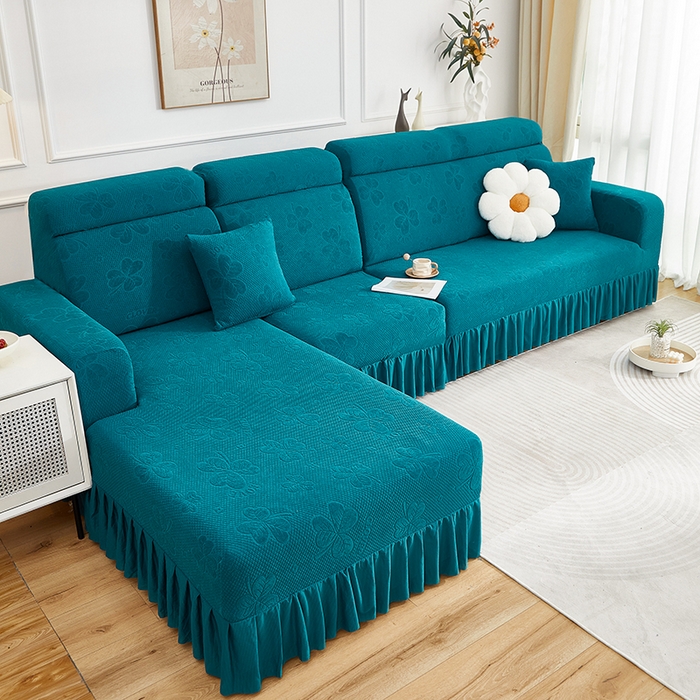 91家纺网 家纺一手货源 找家纺 千彤沙发垫  2025新款防滑防尘优雅百褶裙边全包款沙发笠沙发套罩--三叶草系列 孔雀蓝