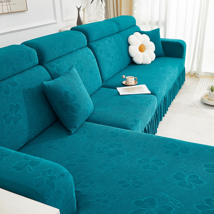 91家纺网 家纺一手货源 找家纺 千彤沙发垫  2025新款防滑防尘优雅百褶裙边全包款沙发笠沙发套罩--三叶草系列 孔雀蓝