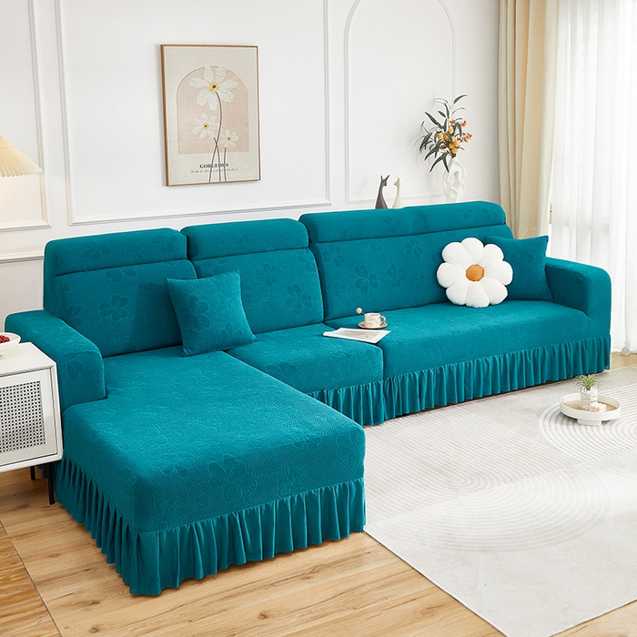 91家纺网 家纺一手货源 找家纺 千彤沙发垫  2025新款防滑防尘优雅百褶裙边全包款沙发笠沙发套罩--三叶草系列 孔雀蓝