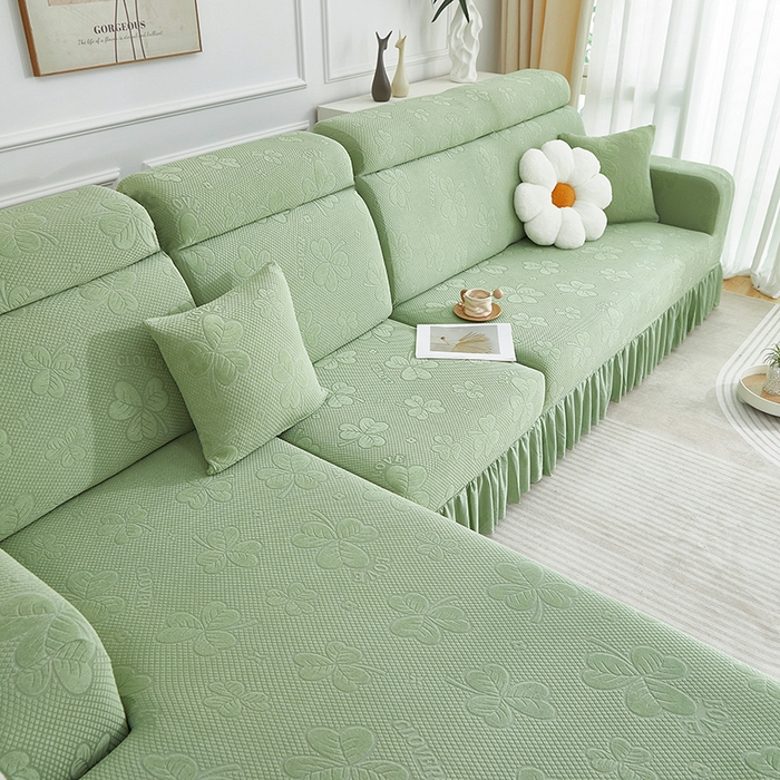 91家纺网 家纺一手货源 找家纺 千彤沙发垫  2025新款防滑防尘优雅百褶裙边全包款沙发笠沙发套罩--三叶草系列 浅绿