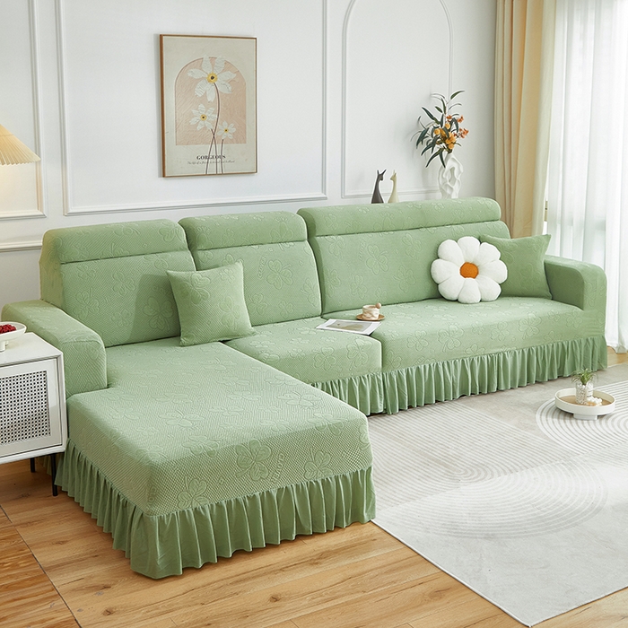 91家纺网 家纺一手货源 找家纺 千彤沙发垫  2025新款防滑防尘优雅百褶裙边全包款沙发笠沙发套罩--三叶草系列 浅绿