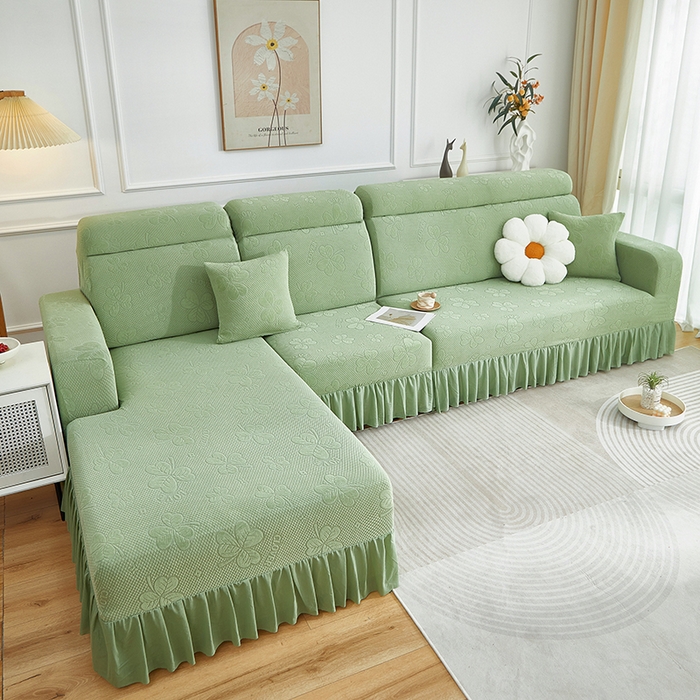 91家纺网 家纺一手货源 找家纺 千彤沙发垫  2025新款防滑防尘优雅百褶裙边全包款沙发笠沙发套罩--三叶草系列 浅绿