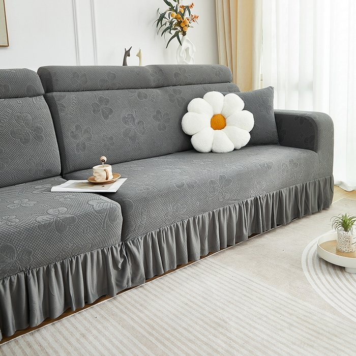 91家纺网 家纺一手货源 找家纺 千彤沙发垫  2025新款防滑防尘优雅百褶裙边全包款沙发笠沙发套罩--三叶草系列 深灰