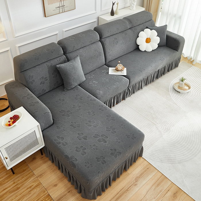 91家纺网 家纺一手货源 找家纺 千彤沙发垫  2025新款防滑防尘优雅百褶裙边全包款沙发笠沙发套罩--三叶草系列 深灰