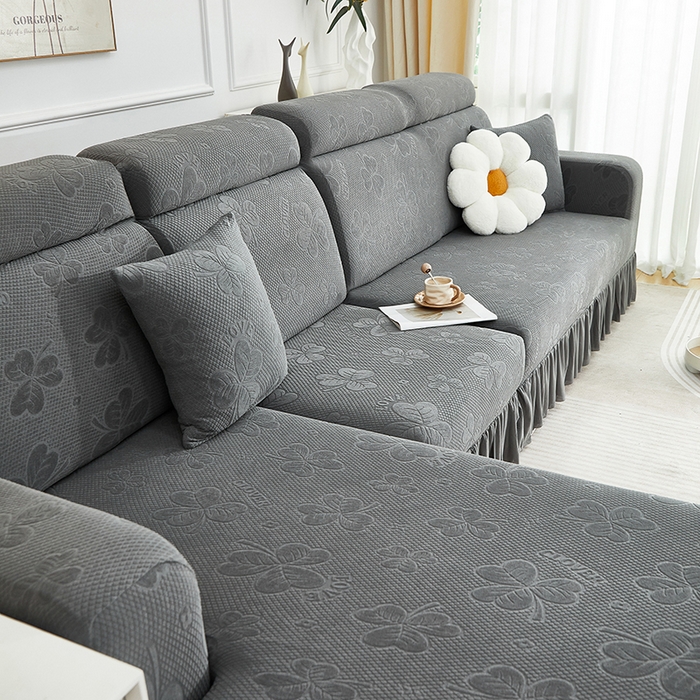 91家纺网 家纺一手货源 找家纺 千彤沙发垫  2025新款防滑防尘优雅百褶裙边全包款沙发笠沙发套罩--三叶草系列 深灰