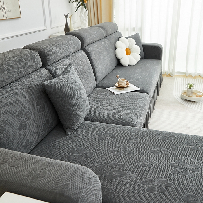 91家纺网 家纺一手货源 找家纺 千彤沙发垫  2025新款防滑防尘优雅百褶裙边全包款沙发笠沙发套罩--三叶草系列 深灰