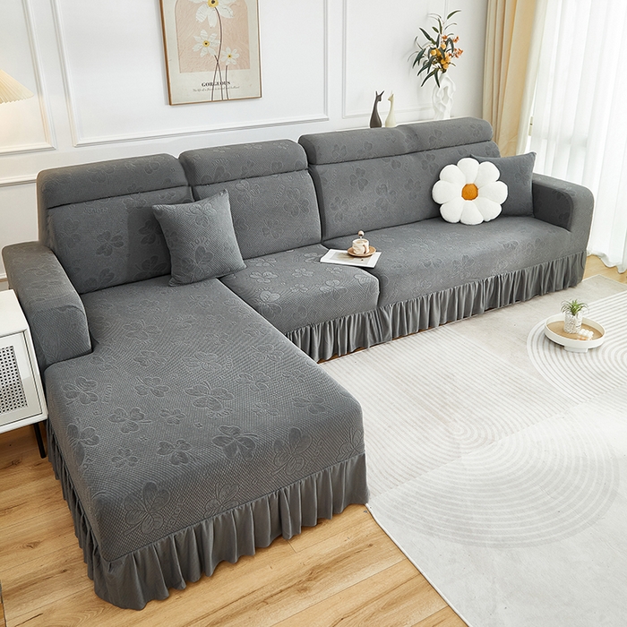 91家纺网 家纺一手货源 找家纺 千彤沙发垫  2025新款防滑防尘优雅百褶裙边全包款沙发笠沙发套罩--三叶草系列 深灰