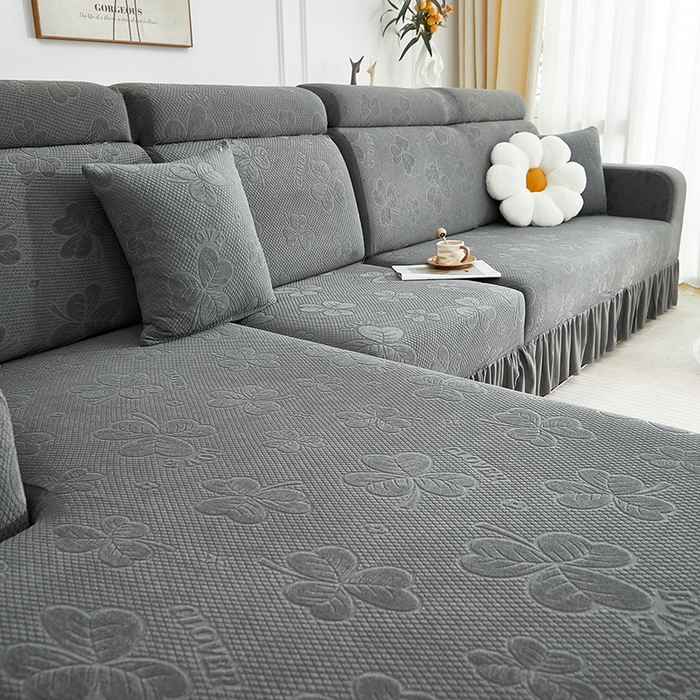 91家纺网 家纺一手货源 找家纺 千彤沙发垫  2025新款防滑防尘优雅百褶裙边全包款沙发笠沙发套罩--三叶草系列 深灰