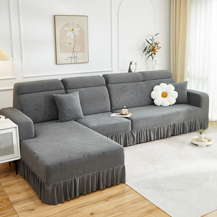 91家纺网 家纺一手货源 找家纺 千彤沙发垫  2025新款防滑防尘优雅百褶裙边全包款沙发笠沙发套罩--三叶草系列 深灰