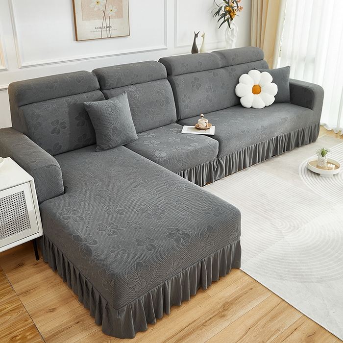 91家纺网 家纺一手货源 找家纺 千彤沙发垫  2025新款防滑防尘优雅百褶裙边全包款沙发笠沙发套罩--三叶草系列 深灰